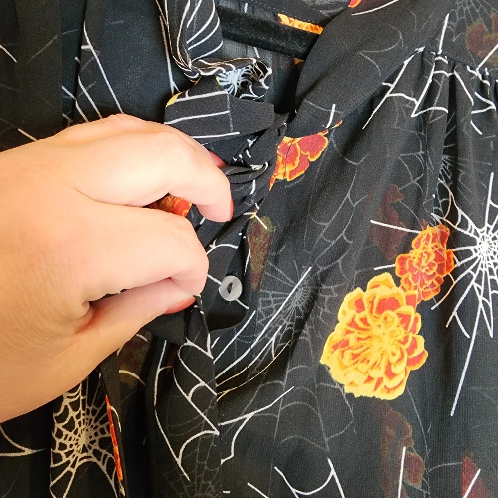 NWT ModCloth Spider Webs Floral Tie-Neck Sheer Black Orange Button Blouse Top XL - Picture 4 of 14